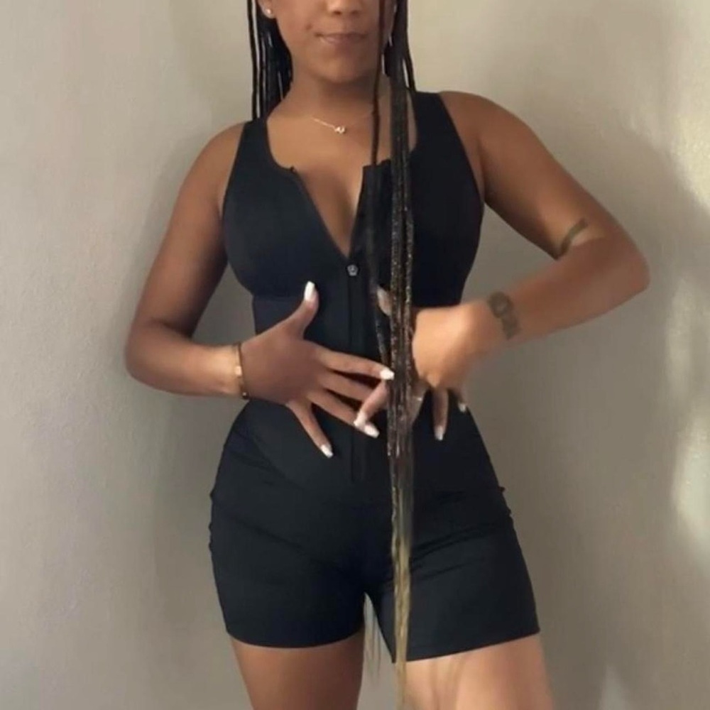 Black waist define romper